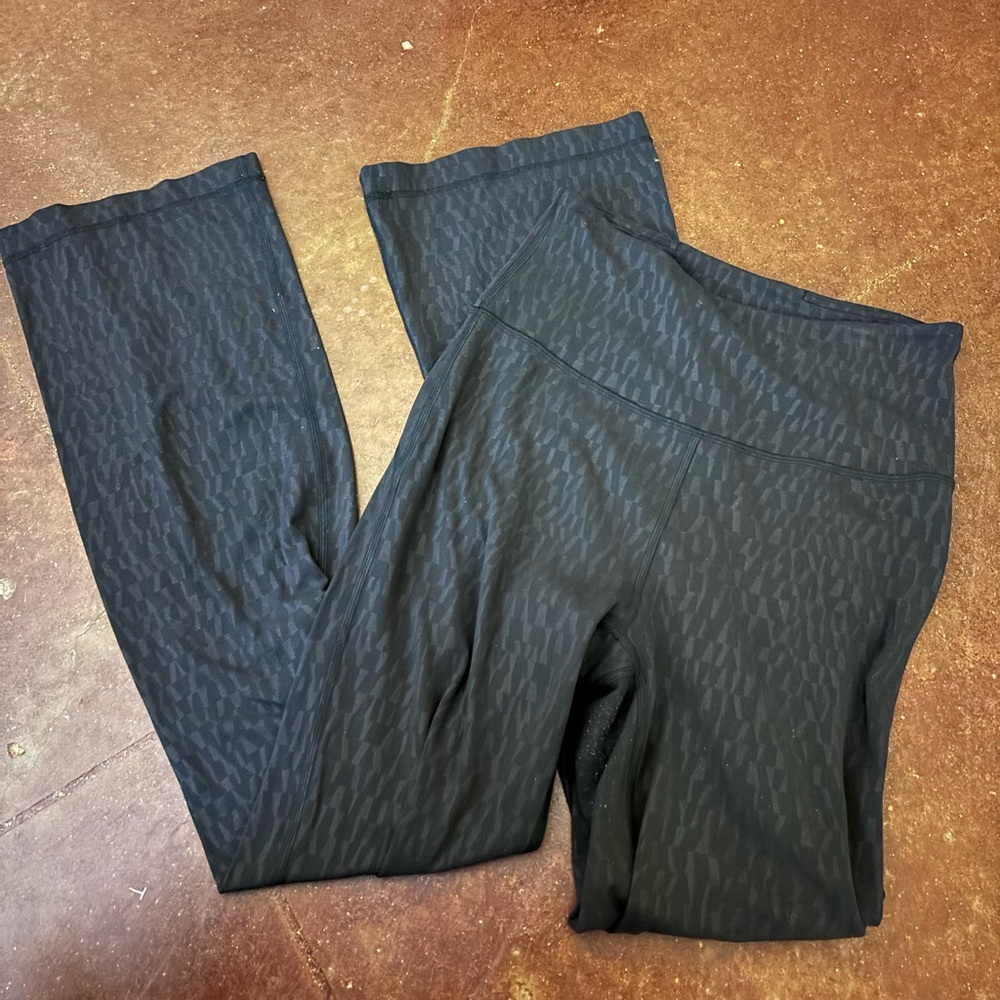 Lululemon Embossed Black Align Flare Leggings - Size 6